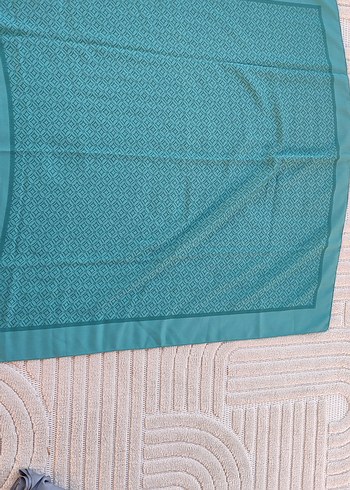 Turkuaz Desenli Kadın Eşarp - Görsel 3