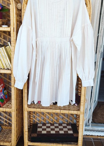 Piliseli Beyaz Nervürlü keten gömlek - Görsel 8