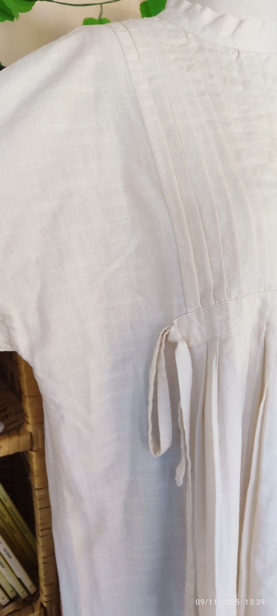 Piliseli Beyaz Nervürlü keten gömlek - Görsel 5