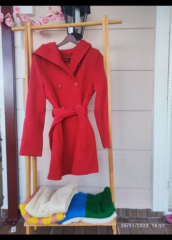 Kemerli Kırmızı Kadın Kaban - Görsel 11