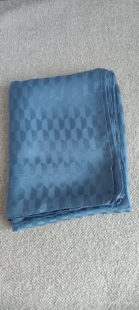 Kadın Mavi Piliseli Saten Şal - Görsel 3