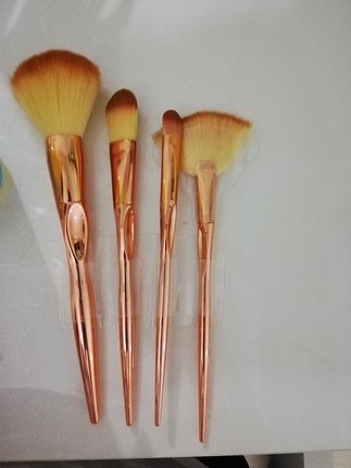 4 lü makyaj fırçası seti 