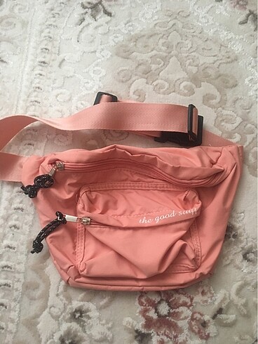 Pembe bel çantası