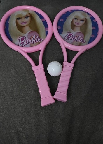 Barbie tenis takımı