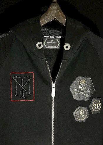 Siyah Nakışlı Fermuarlı Hırka - Görsel 4