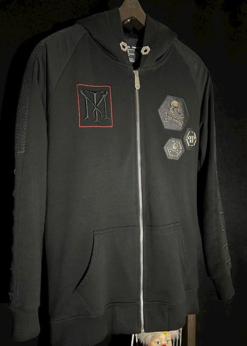 Siyah Nakışlı Fermuarlı Hırka - Görsel 3