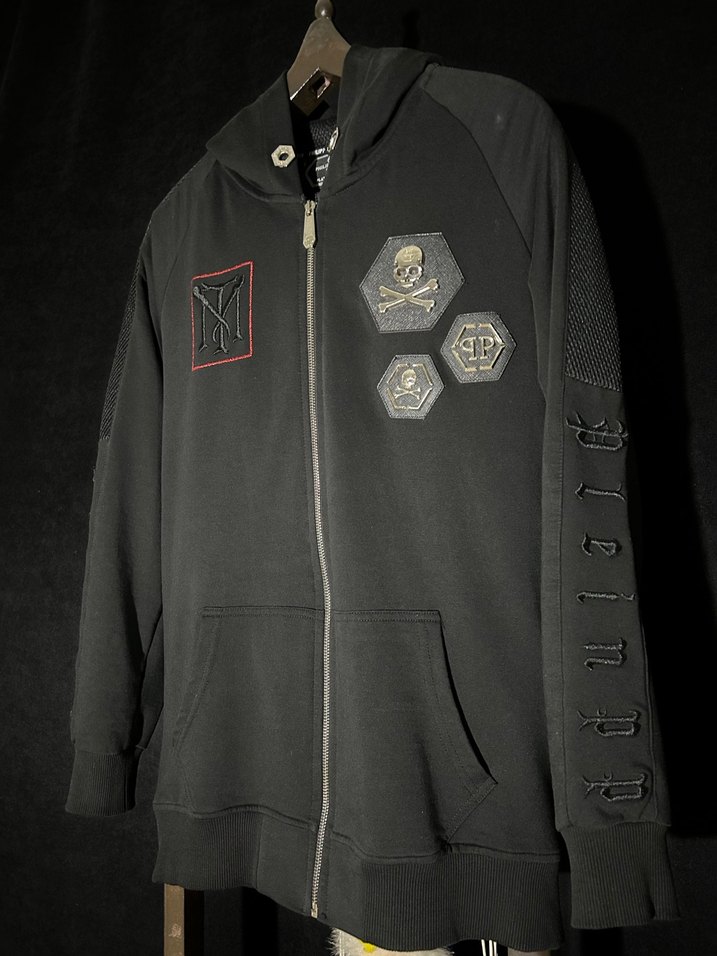 Siyah Nakışlı Fermuarlı Hırka - Görsel 2