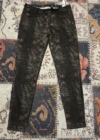 Zara Siyah Ekose Desenli Dar Kesim Pantolon