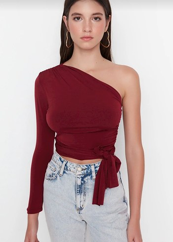 Trendyol & Milla Bordo Tek Omuzlu Asimetrik Crop Bluz