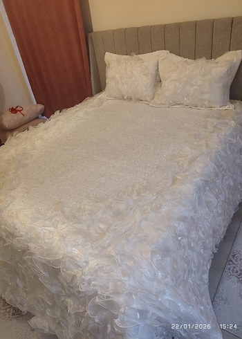 Beyaz Yatak Örtüsü - Görsel 3