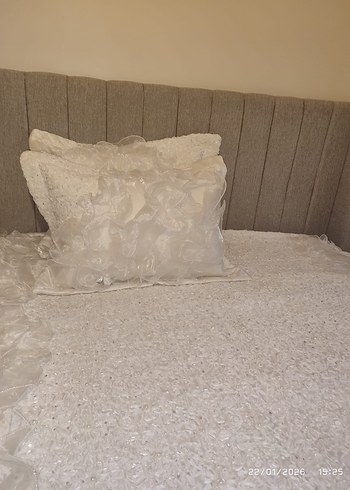 Beyaz Yatak Örtüsü - Görsel 4