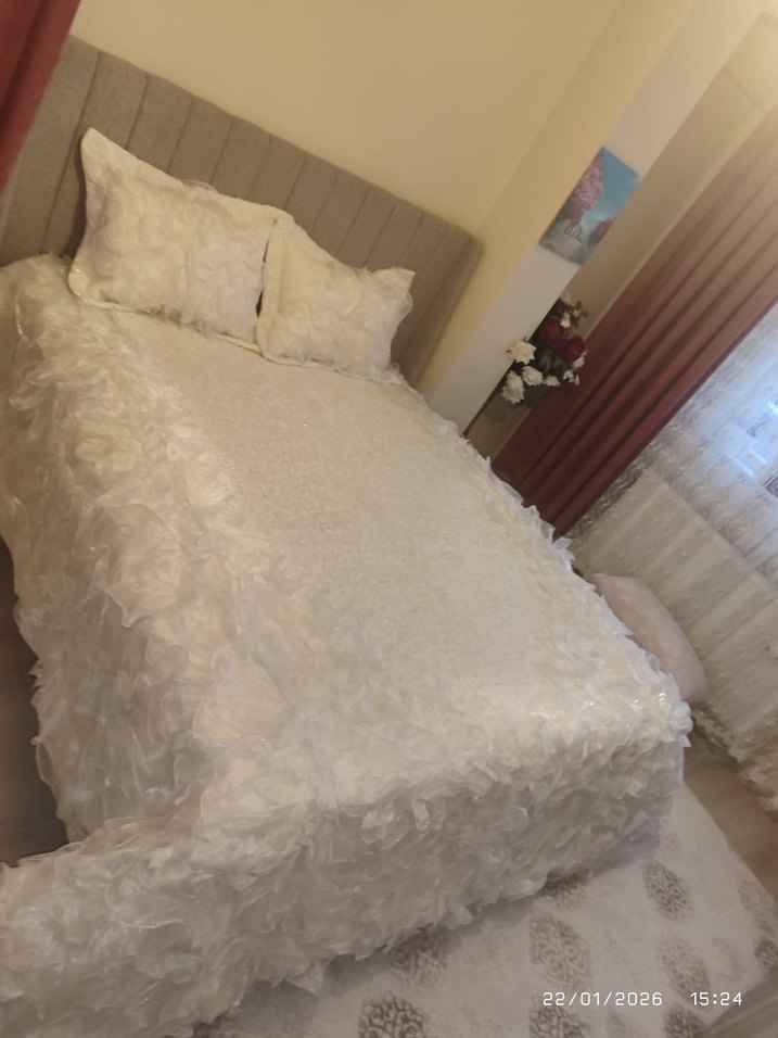 Beyaz Yatak Örtüsü - Görsel 2