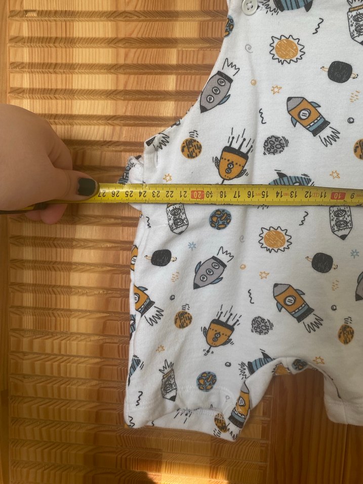 Erkek Çocuk Desenli Askılı Tulum - Görsel 3