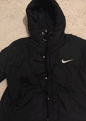 Nike Siyah Kapusonlu Sisme Mont