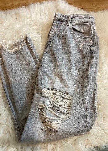 Gri Yırtık Bershka Mom Jean - Görsel 2