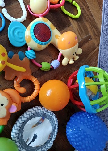 Renkli Diş Kaşıyıcı ve Çıngırak Seti - Görsel 2