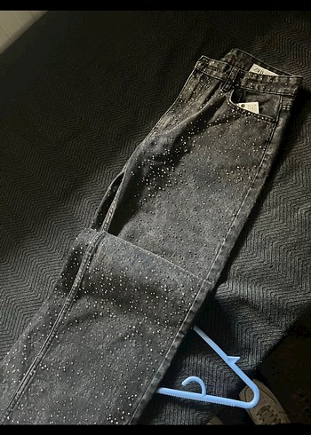 32 Beden Zara taşlı parlak Siyah Denim Pantolon zara viral