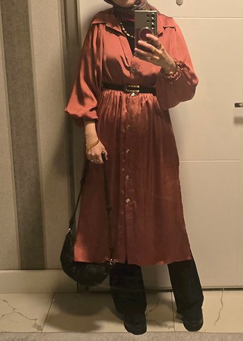 Zara uzun saten gömlek elbise - Görsel 2