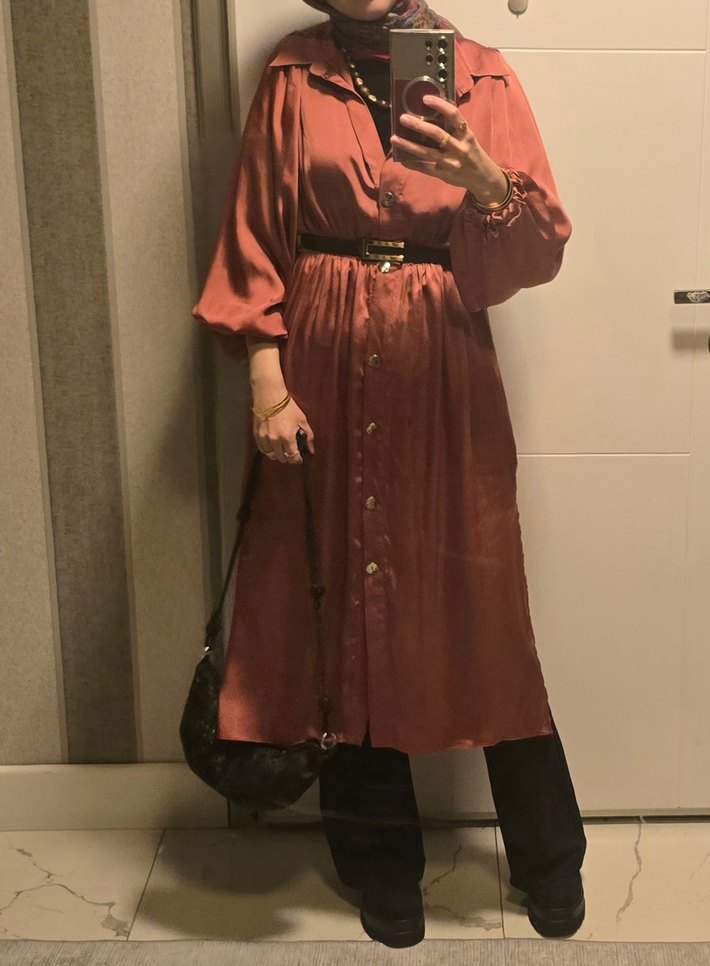 Zara uzun saten gömlek elbise - Görsel 2