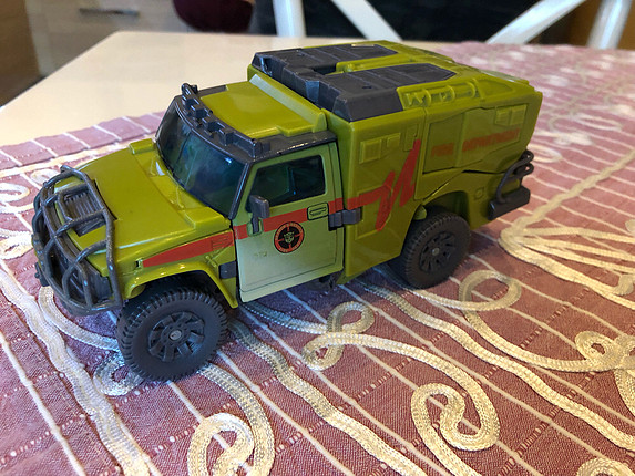 Diğer Transformers jeep