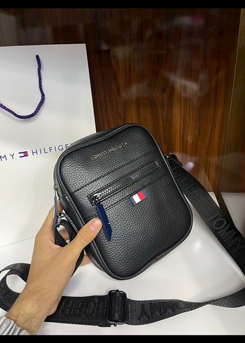 Tommy Hilfiger Siyah Capraz Canta