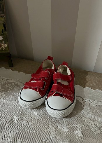 Erkek Çocuk Kırmızı Cırt Cırtlı Spor Ayakkabı