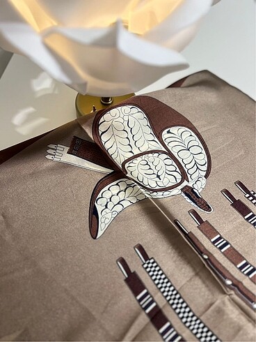 Hermes HERMES DESEN ÇİFT TARAFLI İPEK ŞAL-VİZON RENK
