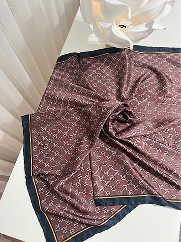 GUCCİ DESEN TWİLL EŞARP-KAHVE