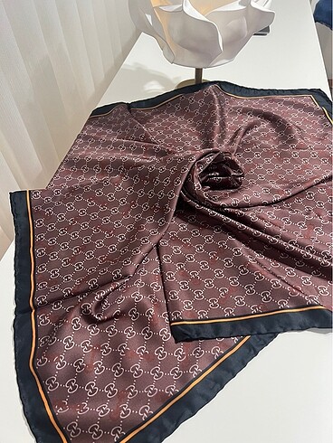 Gucci GUCCİ DESEN TWİLL EŞARP-KAHVE