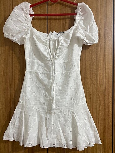 Beyaz elbise kısa