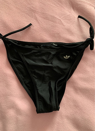 Bikini altı adidas