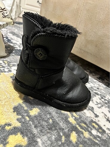 Ugg bot