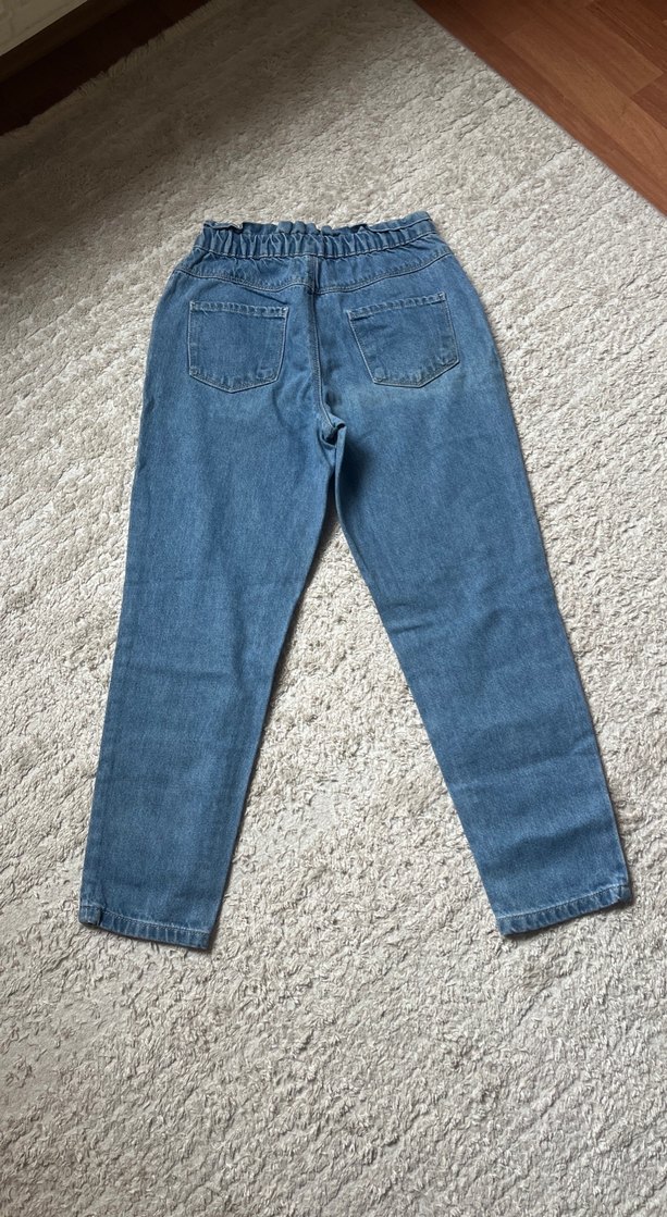 Rahat ve Şık Açık Mavi Denim Jean — görsel 2/4