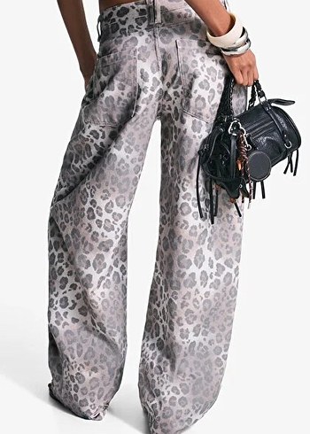 Bershka Desenli Barrel Fit Pantolon