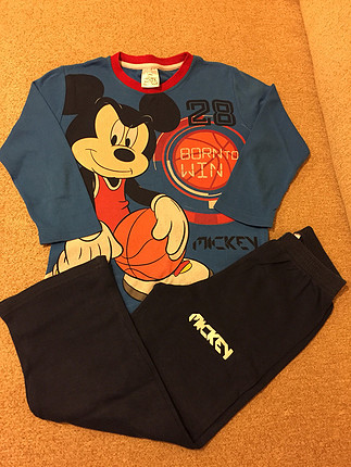 Disney 5 yaş pijama takımı 