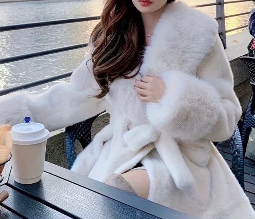Beyaz Kadın Suni Kürk Kemerli Kaban - Görsel 3