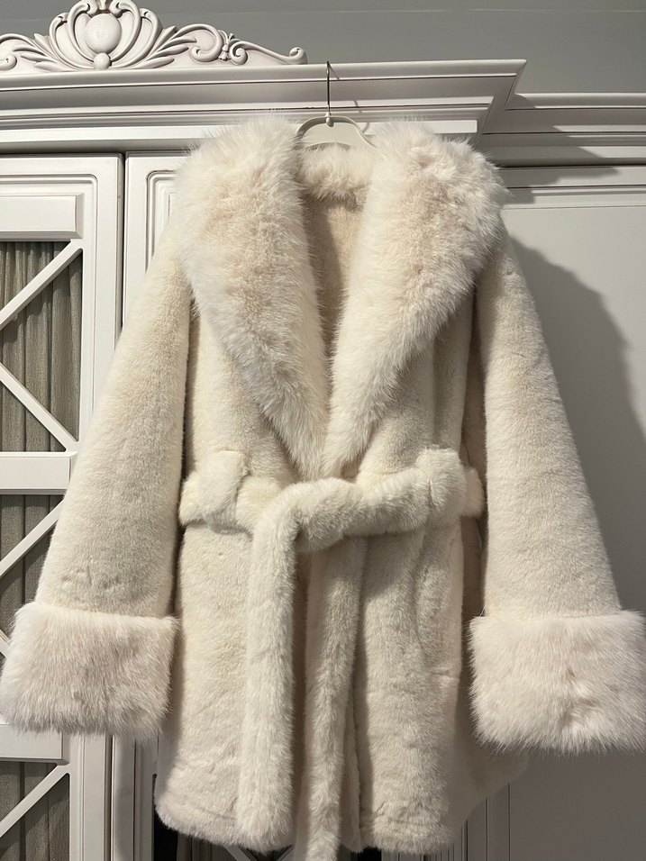 Beyaz Kadın Suni Kürk Kemerli Kaban - Görsel 2