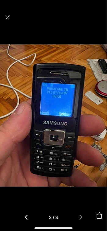 Eskilerden kalma Samsung telefon hat açık