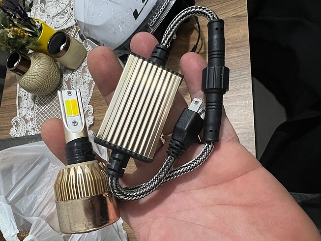 Beyaz ve sarı Led far