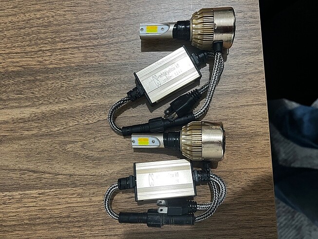 Beden Beyaz ve sarı Led far