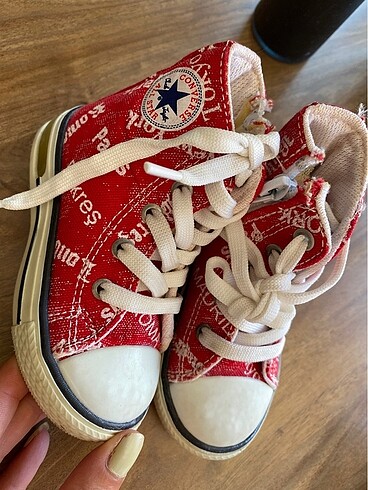 21 Beden kırmızı Renk Converse