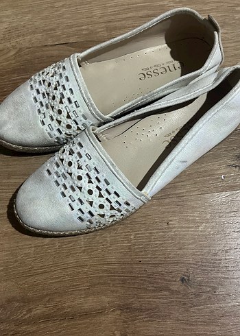 Diğer Siklik Ve Rahatlik Beyaz Delikli Kadin Babet