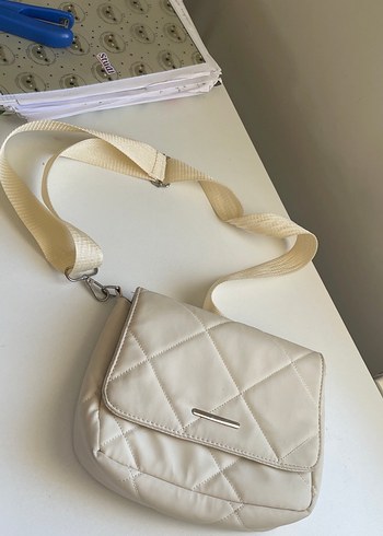Accessory Collective Ekru Kapitone Capraz Canta