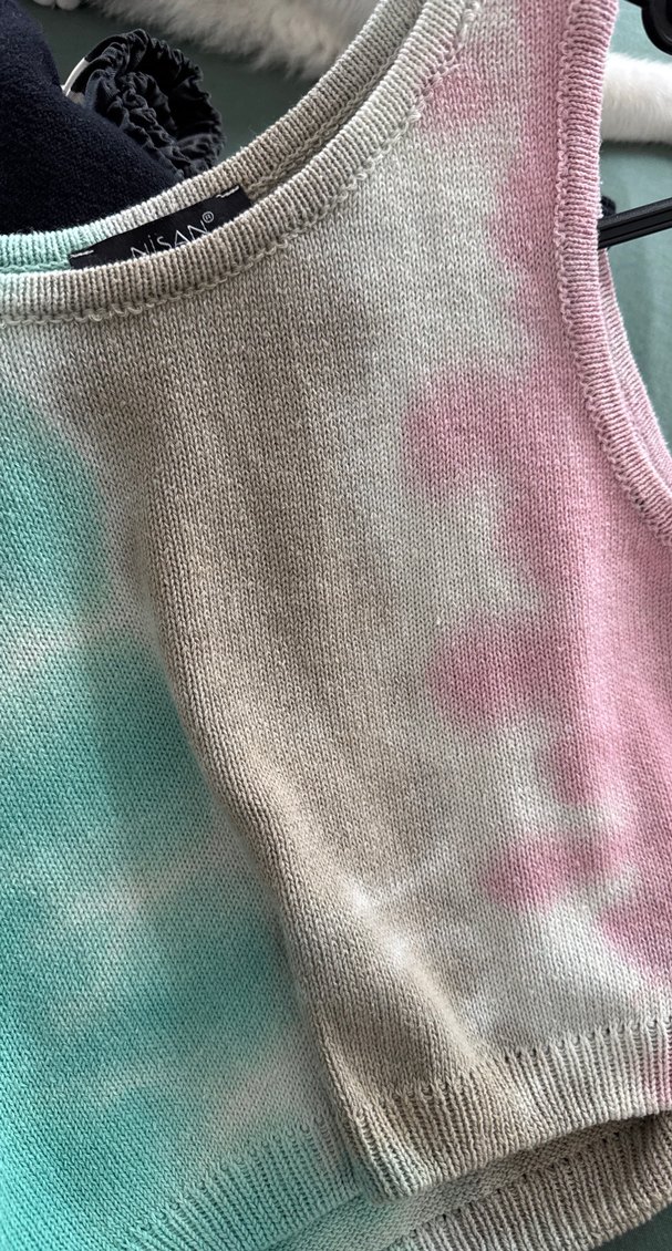 Pastel Renkli Tie-Dye Örgü Crop Top — görsel 3/4