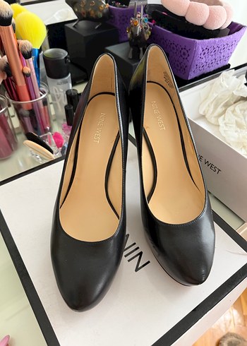 Nine West ürünü