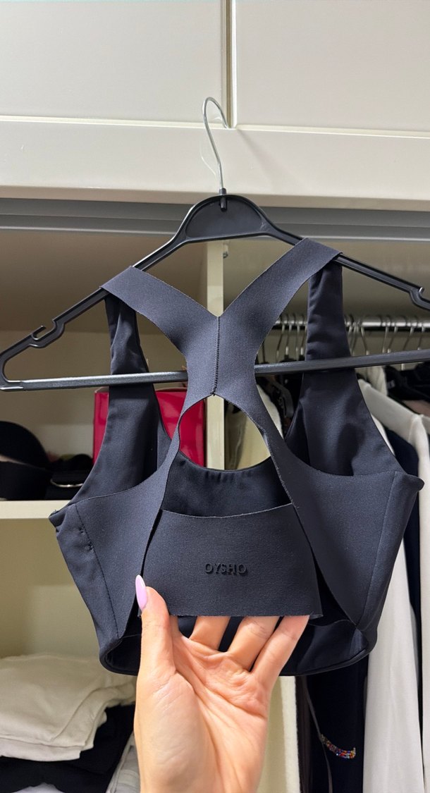 Oysho Compressive orta destekli çapraz sırt spor sütyeni — görsel 2/4