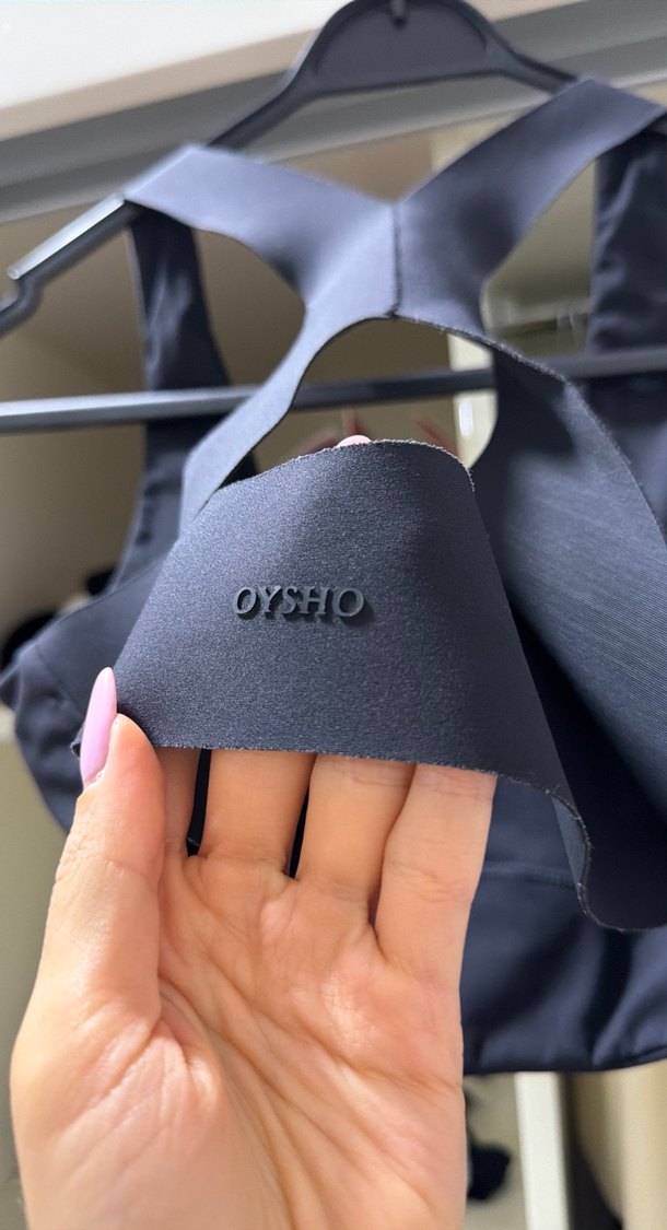 Oysho Compressive orta destekli çapraz sırt spor sütyeni — görsel 3/4
