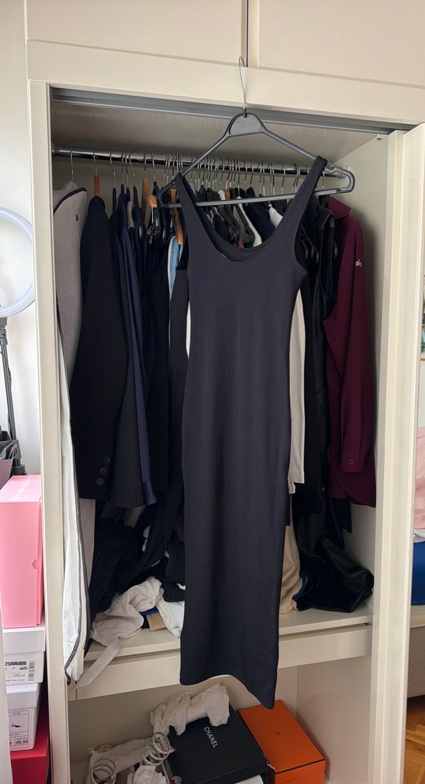 H&M Vücudu Saran Uzun Kolsuz Elbise — görsel 5/6