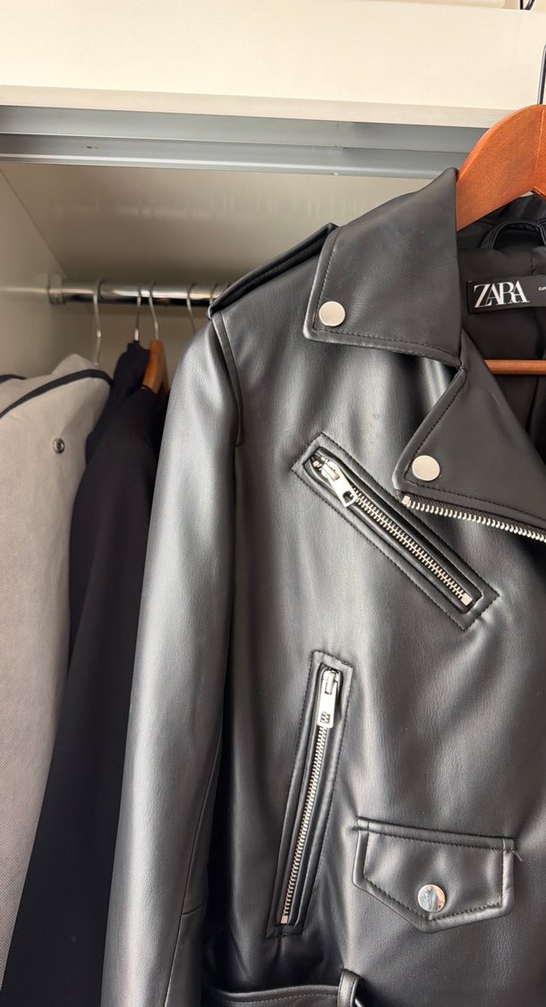 Zara Siyah Deri Biker Ceket — görsel 4/12