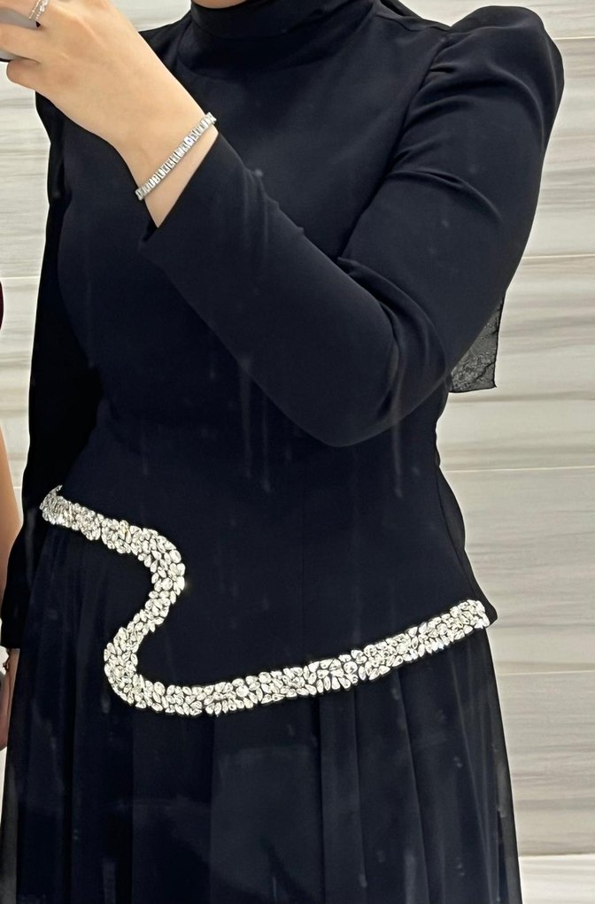 Uzun Siyah Gotik Kadın Abiye bikere giyilmiş marka yusemtesettur - Görsel 3